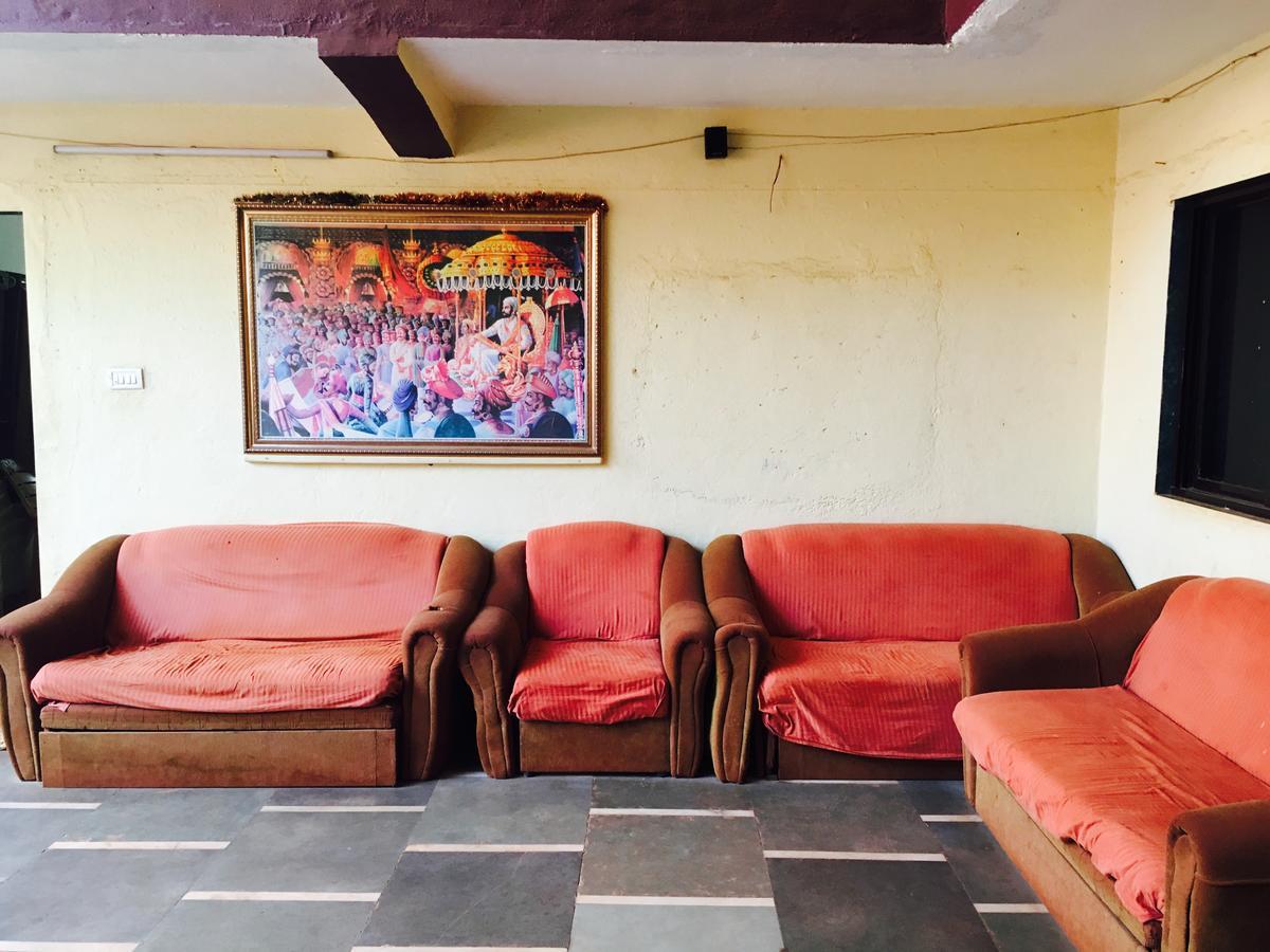 Hotel Madhumalti Matheran Exteriér fotografie